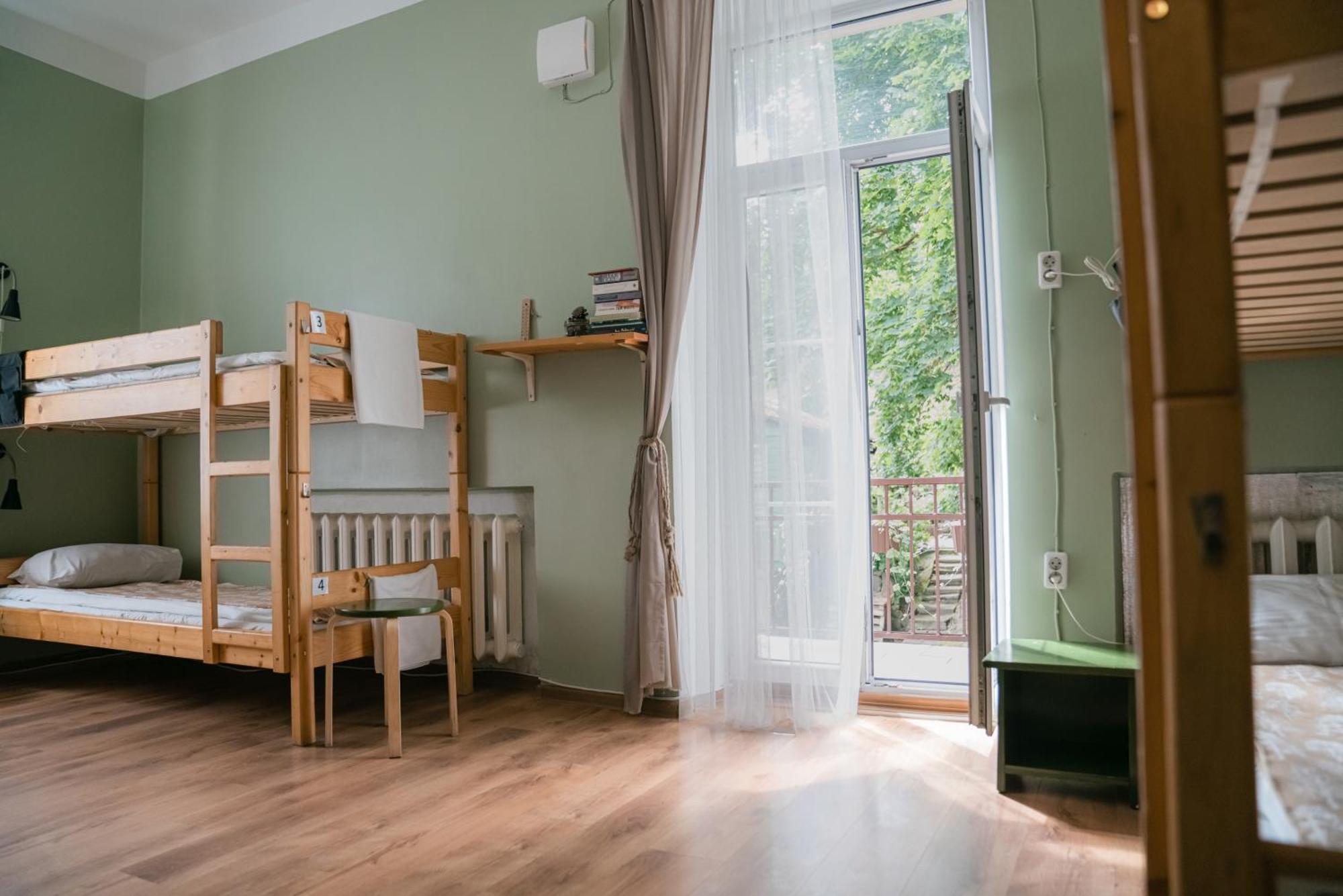 Downtown Forest Hostel & Camping Vilnius Extérieur photo