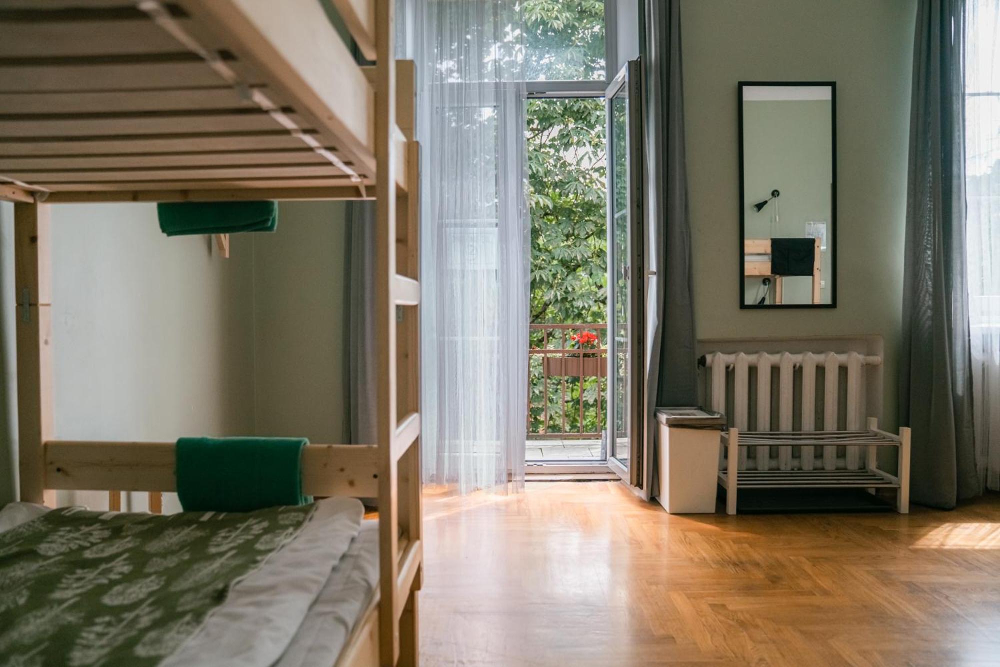 Downtown Forest Hostel & Camping Vilnius Extérieur photo